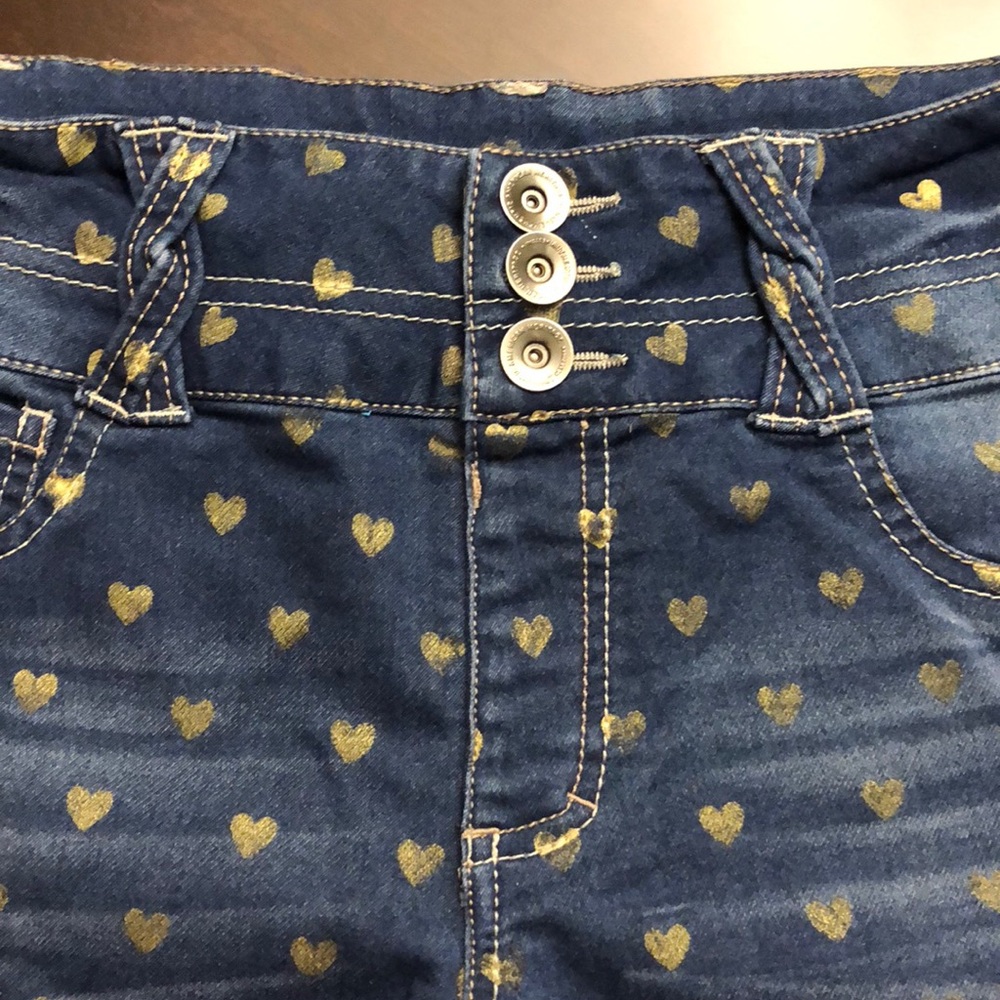 Girls shorts 🌼 - Picture 2 of 5